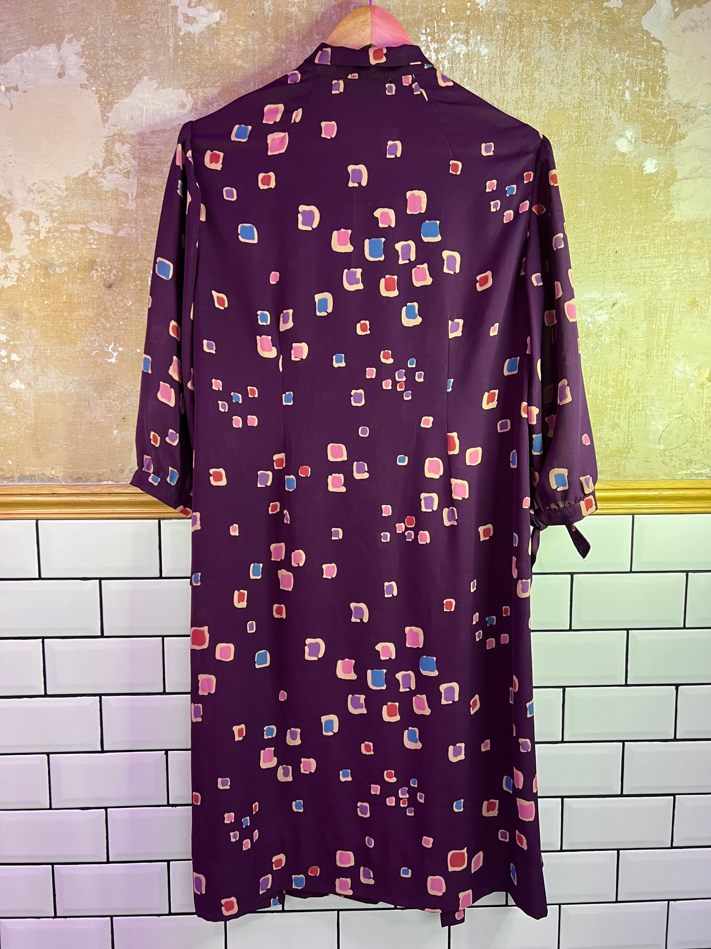 Robe vintage mauve motifs graphiques