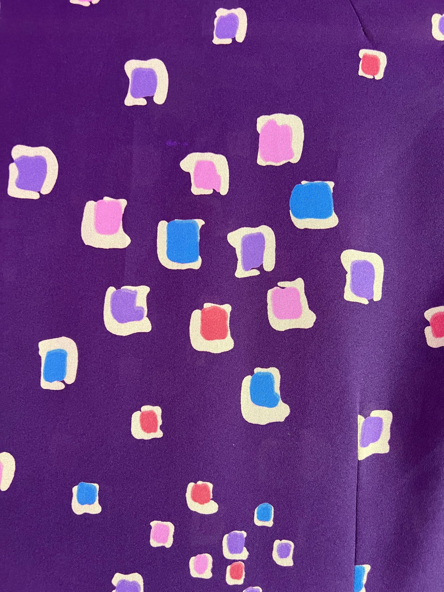 Robe vintage mauve motifs graphiques