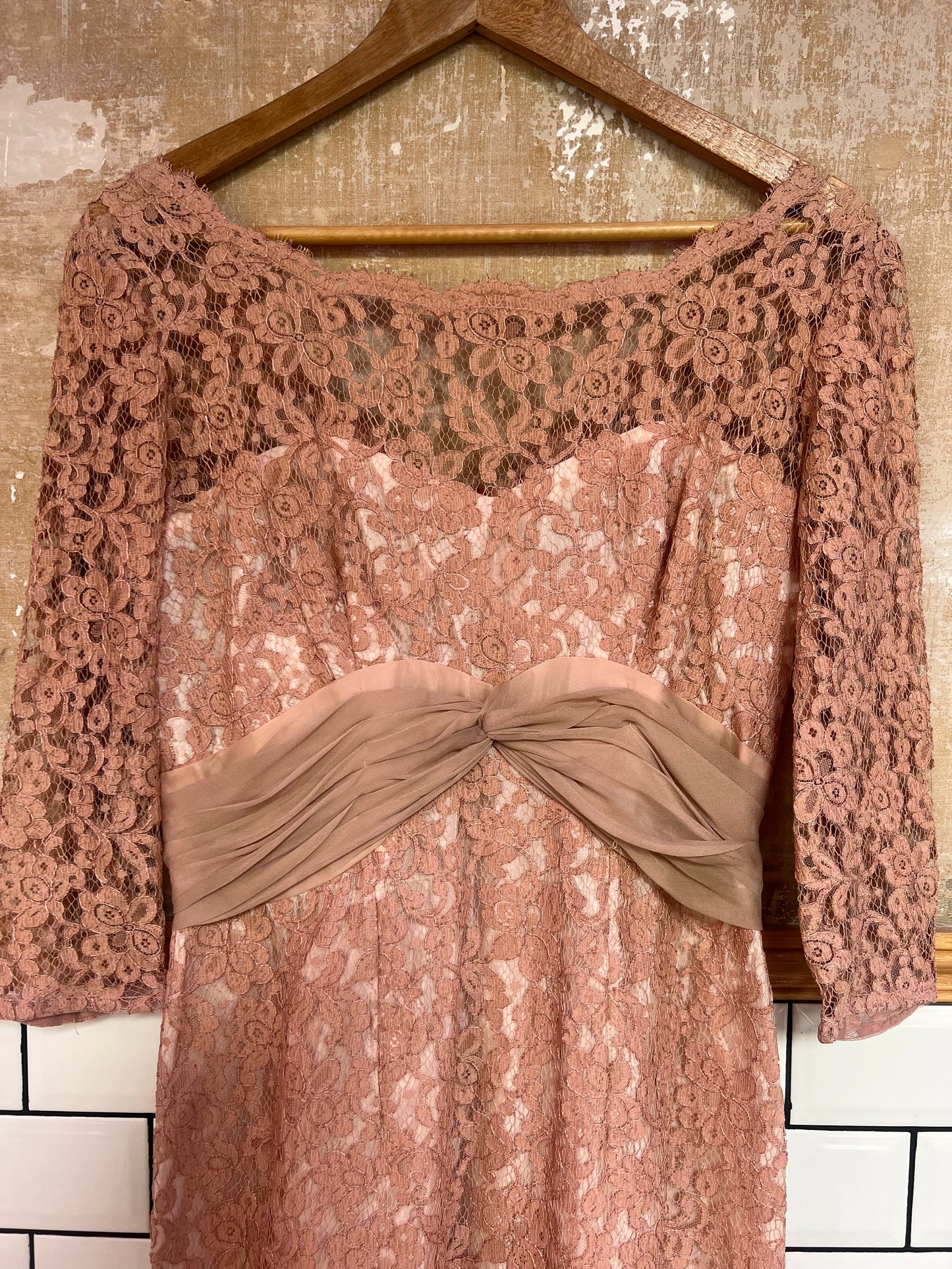 Robe dentelle vintage années 40