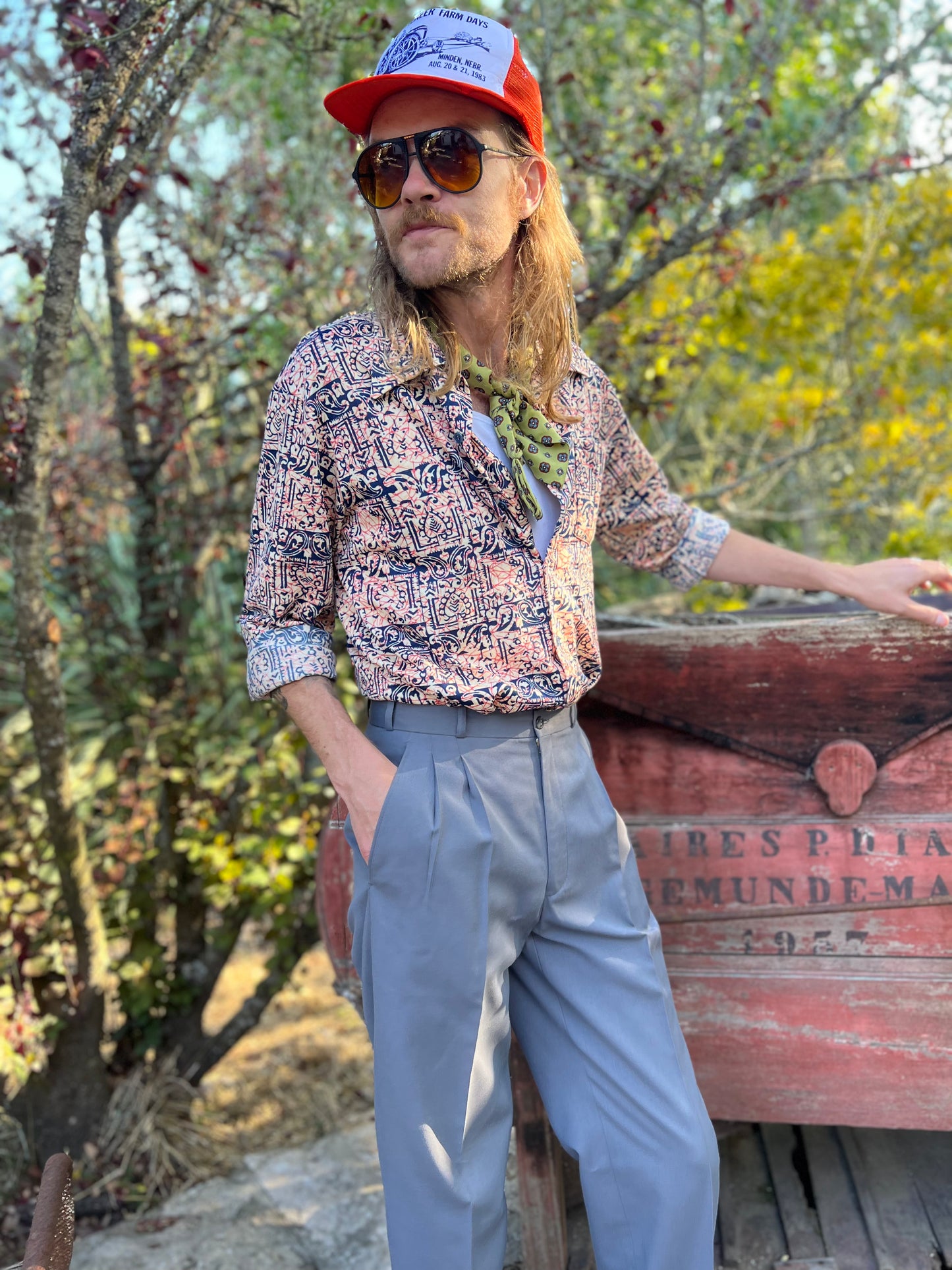 Pantalon gris à pinces taille haute