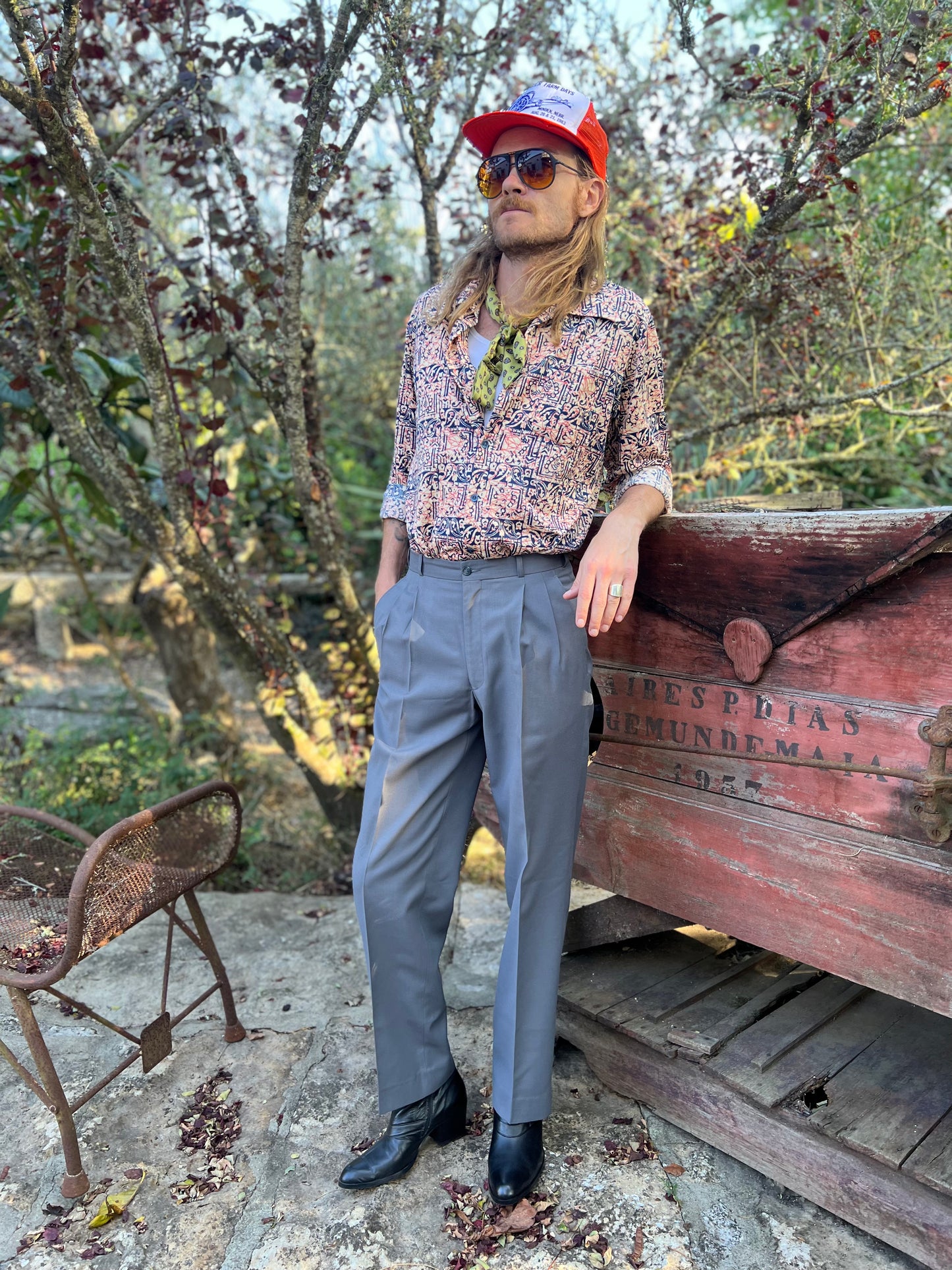 Pantalon gris à pinces taille haute