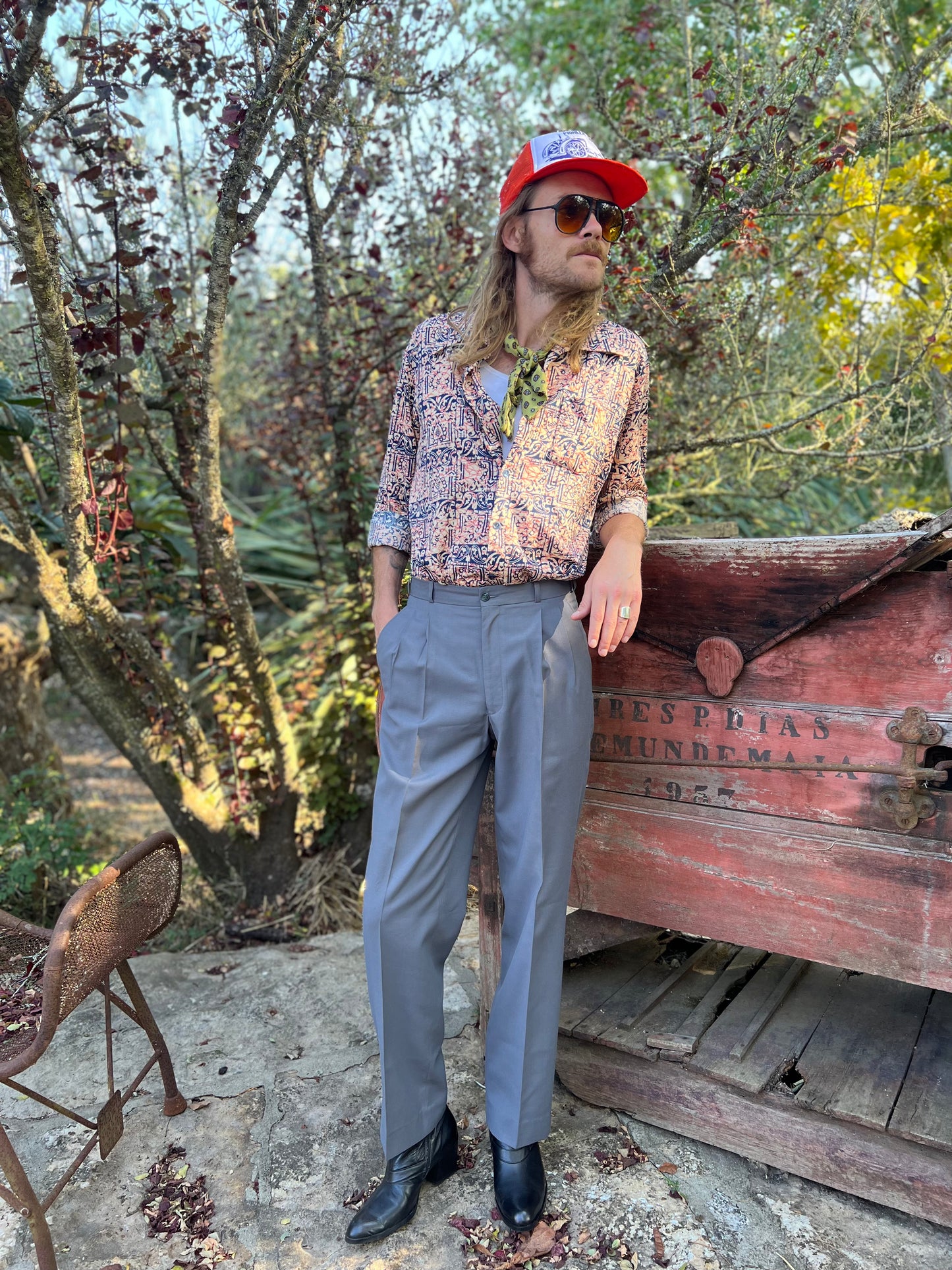 Pantalon gris à pinces taille haute