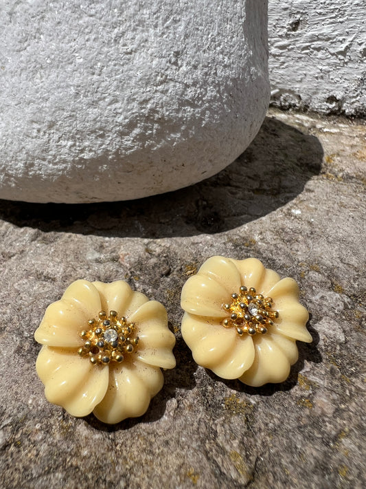 Boucles d’oreilles Fleurs rétro beiges
