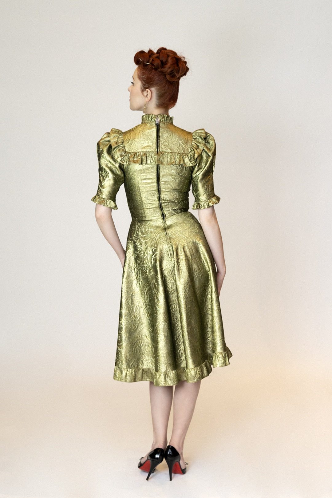 "Winona" Robe Amande