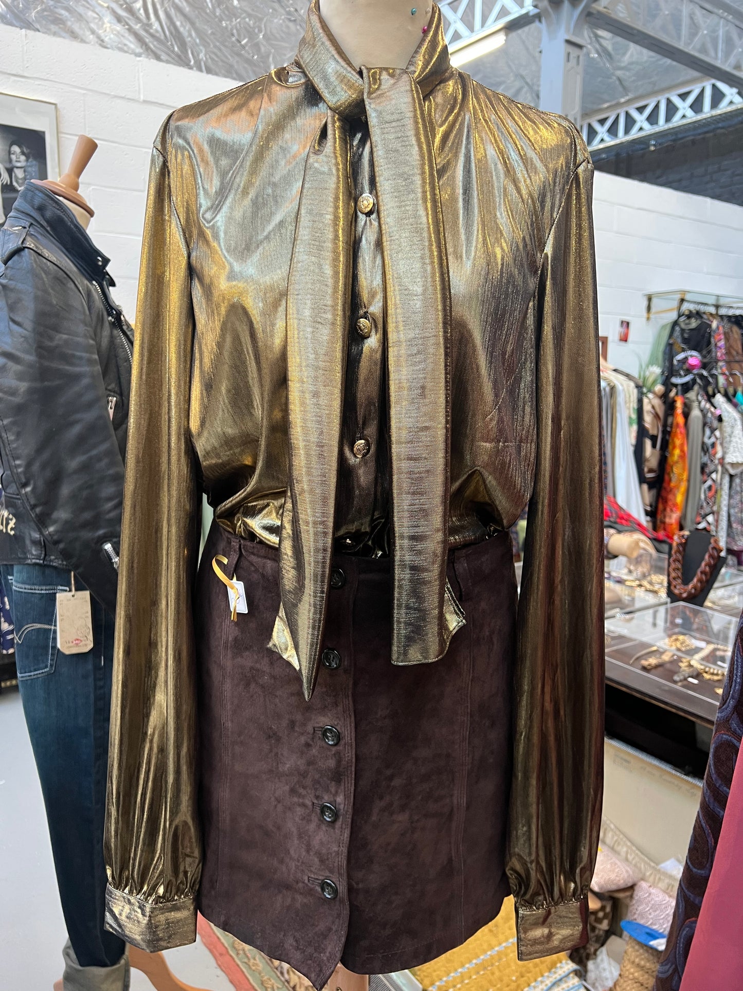 Goldie lavallière blouse