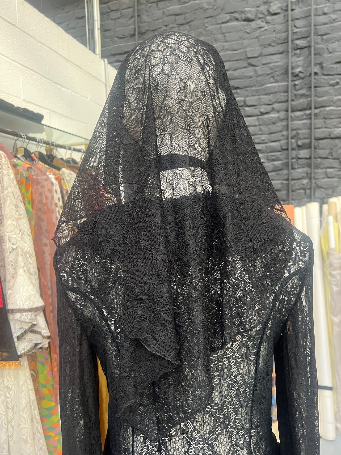 Voile noir Sainte Nitouche long