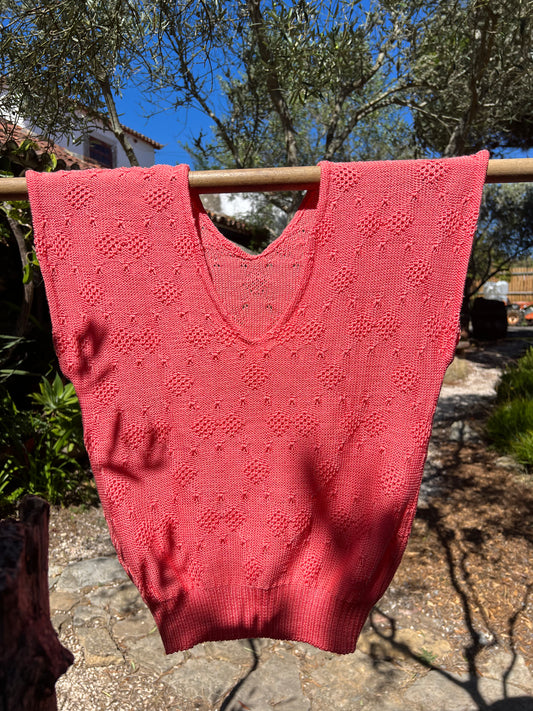 « Janas rose » Handmade knitted sleeveless sweater.