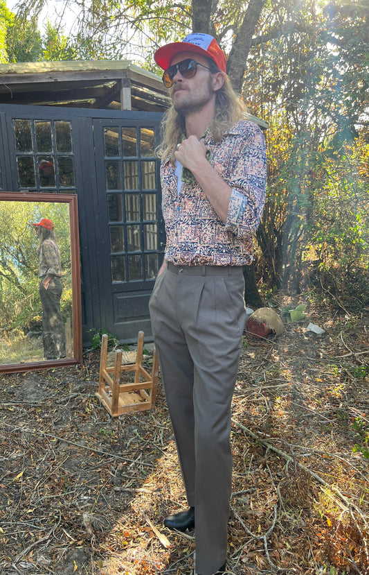 Pantalon marron à pinces taille haute