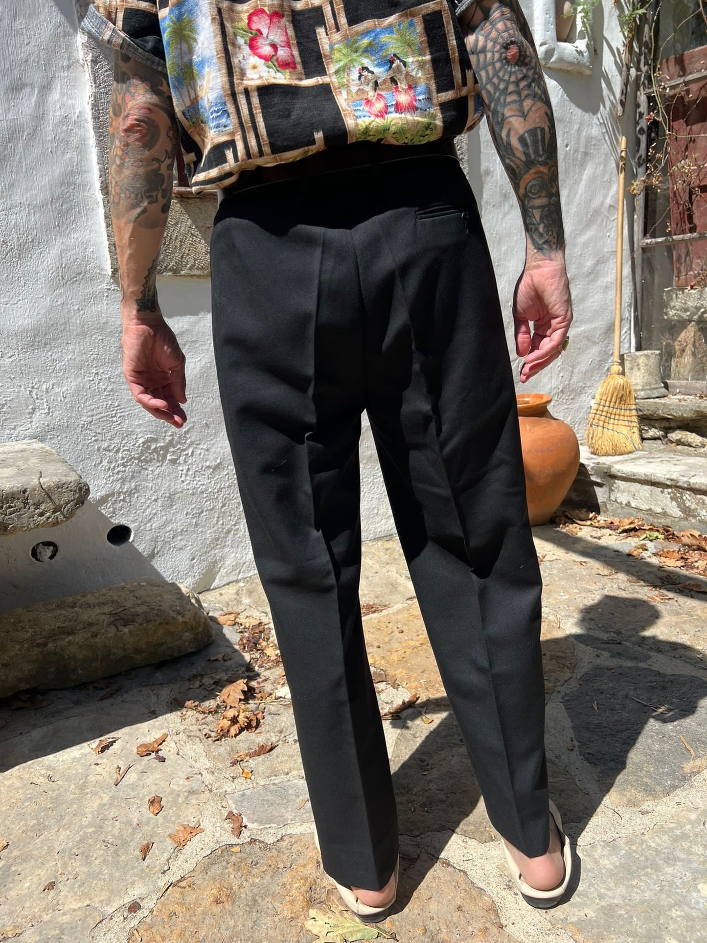 "Noir" pantalon à pinces taille haute vintage